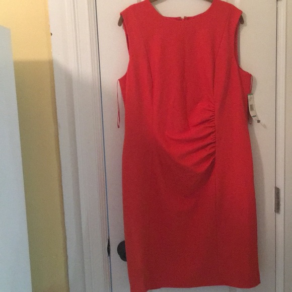 Jones New York Dresses & Skirts - Jones New York ruched sheath dress in nectarine